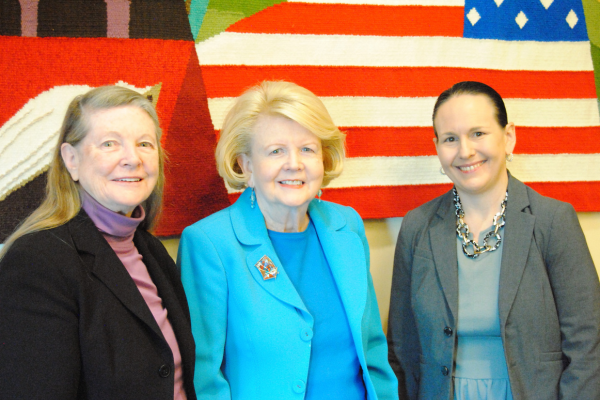 D.C. 酒吧 Judicial Evaluation Committee Chair Kate Rakoczy with U.S. District Court Senior Judge Colleen Kollar-Kotelly and retired D.C. Superior Court Magistrate Judge Diane Brenneman.